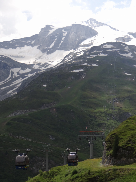 Schlüsselwörter: Österreich Hintertux Hintertuxer Gletscher Gletscherbus