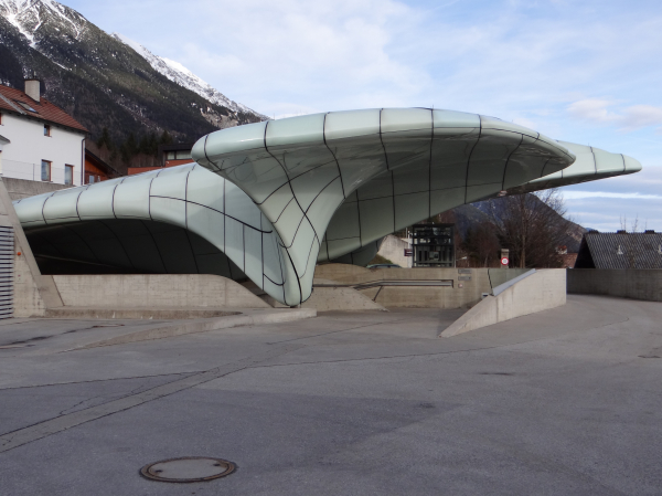 Schlüsselwörter: Österreich Innsbruck Hungerburg Hungerburgbahn